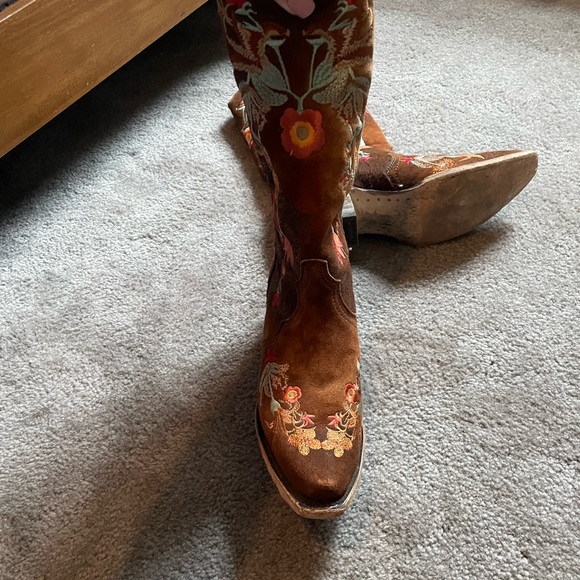 Corral boots - Picture 2 of 3